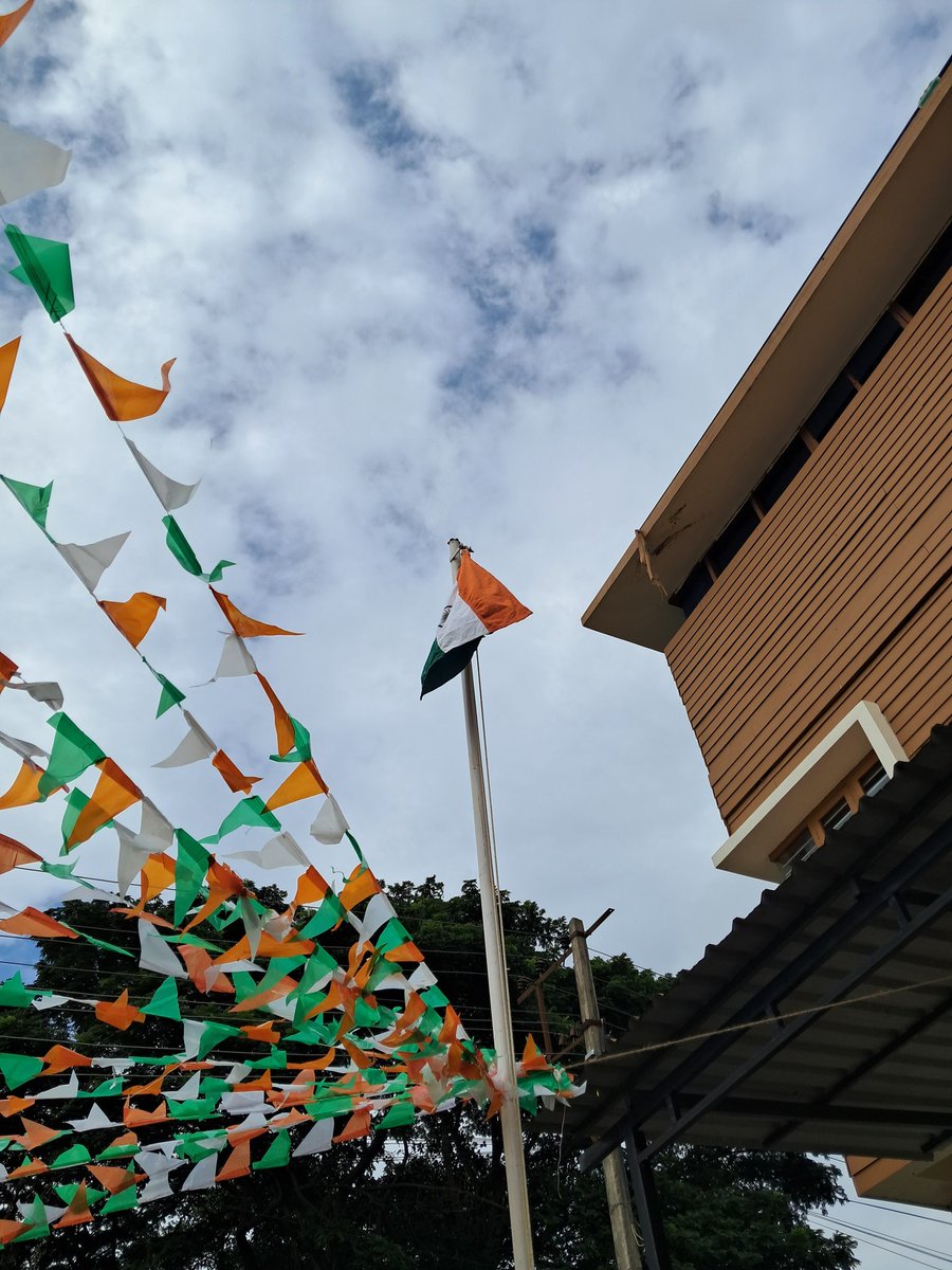 RKHeggade's tweet photo. Celebration of 79th Independence Day at Office of the Regional Manager Tobacco Board Periyapatna https://t.co/H59xQKhTkO