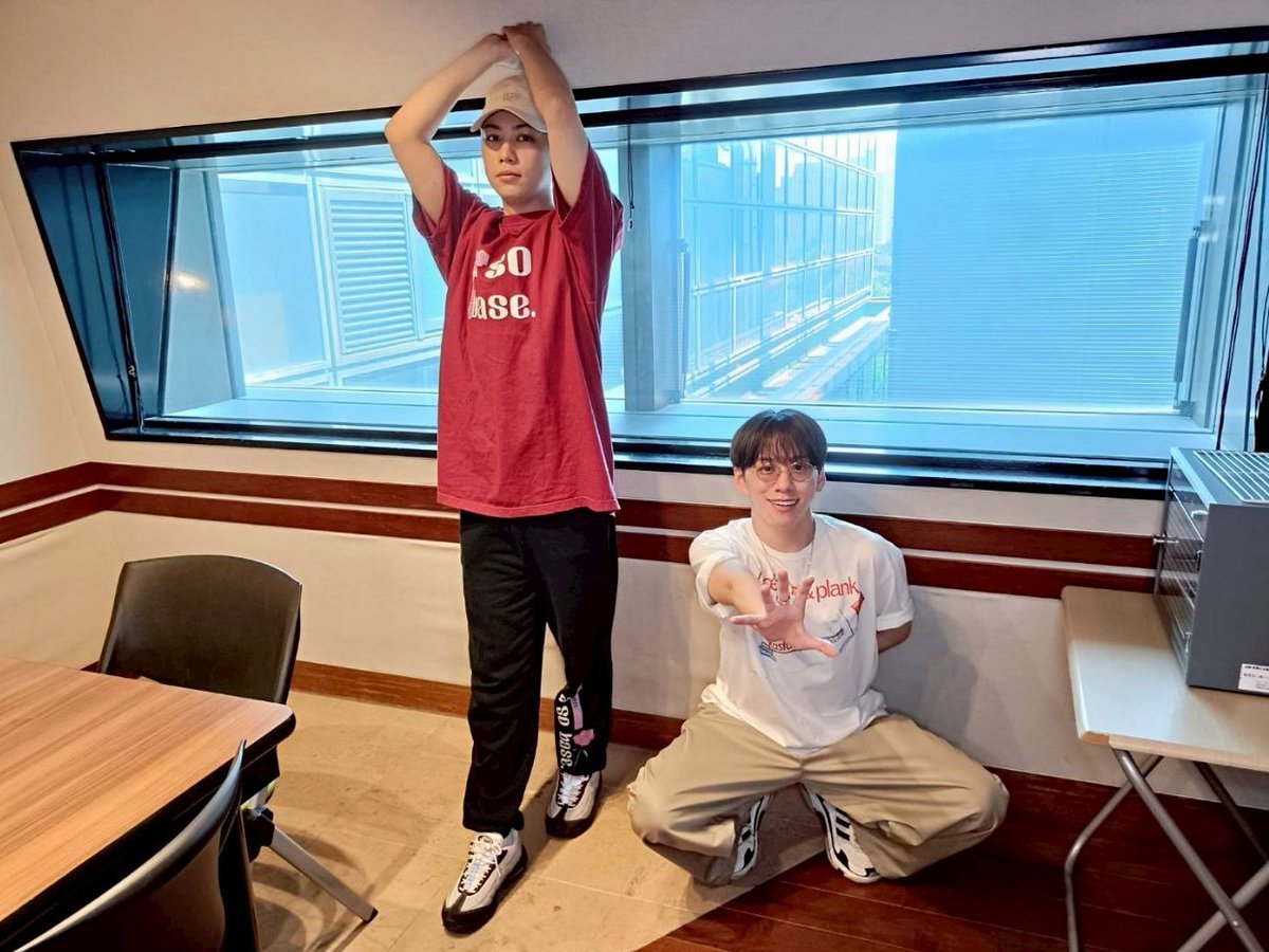 TOKYOFM/JFN『IMP.のIMPickup』 (@7mpickup_tfm) on Twitter photo 今日の担当:基俊介&横原悠毅💚💜
「IMP.の #IMPickup」今日も放送!📡
8月18日、今日はなんの日でしょう??
#基俊介 #横原悠毅 がピックアップ☑️
⚾熱い夏が今年もやってきています⚾
📻radiko.jp/share/?sid=FMT…
#IMP. <a href="/_7mp_official_/">IMP. OFFICIAL</a> #TOKYOFM #JFN 今日の担当:基俊介&横原悠毅💚💜
「IMP.の #IMPickup」今日も放送!📡
8月18日、今日はなんの日でしょう??
#基俊介 #横原悠毅 がピックアップ☑️
⚾熱い夏が今年もやってきています⚾
📻radiko.jp/share/?sid=FMT…
#IMP. <a href="/_7mp_official_/">IMP. OFFICIAL</a> #TOKYOFM #JFN