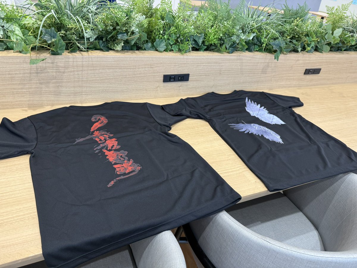 本業の会社にアーティストの方がおりまして、
その方にアウフ用のTシャツをデザインしていただきました🙏

明日のアウフからこれ着ます👔

ありがとうございました！