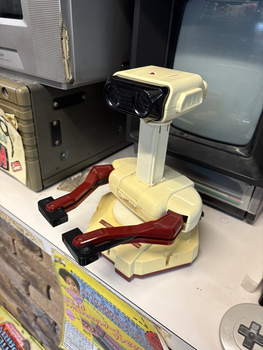 なんで秋葉原来てまでこいつの下強見なきゃあかんねん