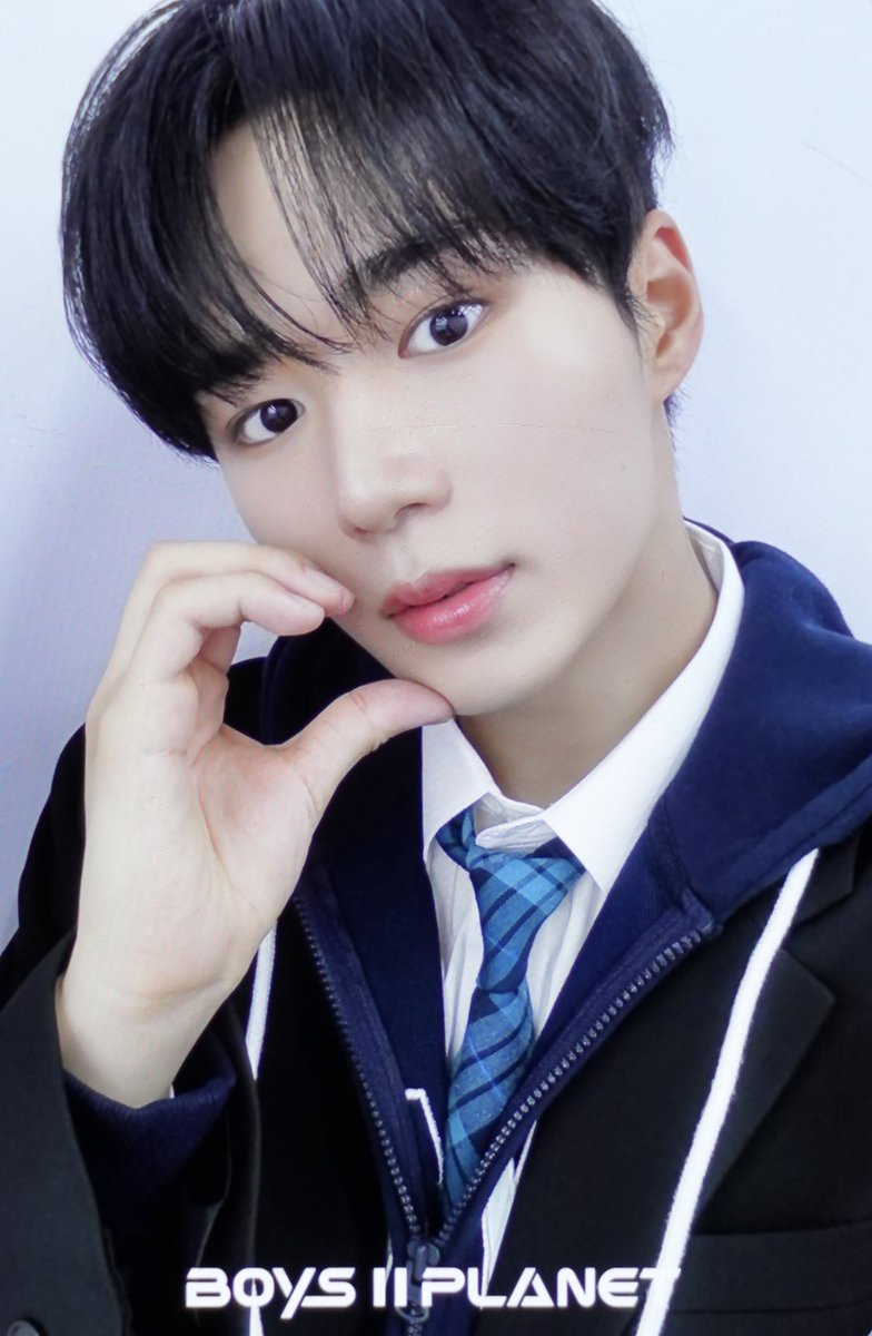 g01nd0wn's tweet photo. 플래닛 카드 4주차 캐주얼룩 버전

첫트에 나와서 나 너무 행복하잖아

#김준서 #준서 #KIMJUNSEO #보이즈2플래닛 #BOYS2PLANET https://t.co/8wU58GBpQQ