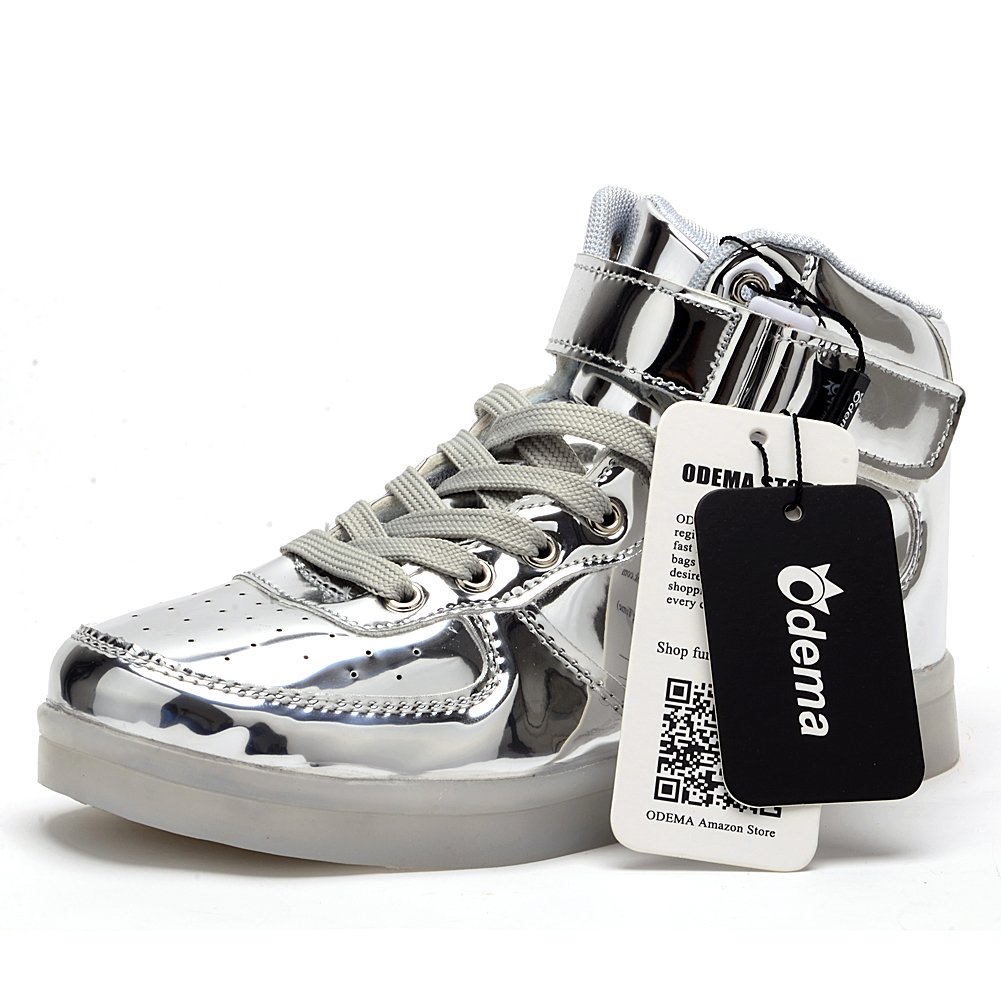 UnicunShop's tweet image. Step up your shoe game (literally!) with these light-up LED Sneakers! 🤩🌈  Customize the colors to match your outfit and turn heads wherever you go. 👀  Check them out here: unicun.com/product/led-sn… #Sneakers #LEDshoes #Fashion