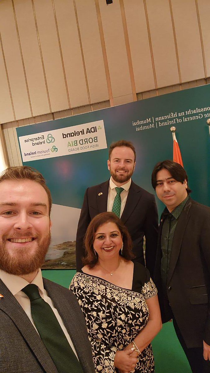 From the Embassy of Ireland in New Delhi, and the Consulate General of Ireland in Mumbai, a very Happy Independence Day to our friends in India and at home in Ireland 🇮🇳

Jai Hind 🇮🇳🇮🇪

#IndependenceDay