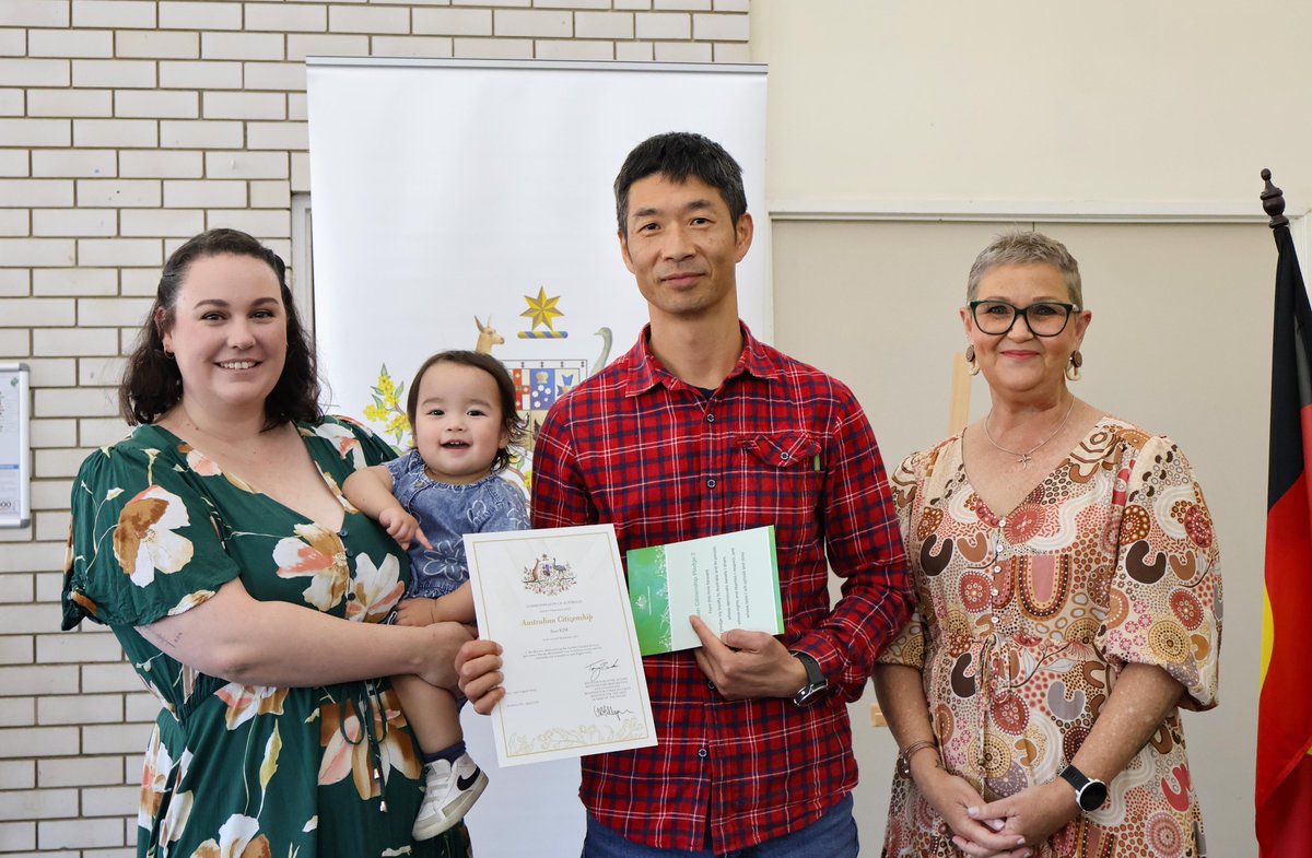 LockyerValleyRC's tweet image. Yesterday, Council had the honour of welcoming 50 new citizens at the Laidley Cultural Centre during a beautiful #CitizenshipCeremony.

These proud new Aussies come from a wide range of backgrounds, adding to the rich multicultural fabric of our nation. 💛💚 Congratulations!