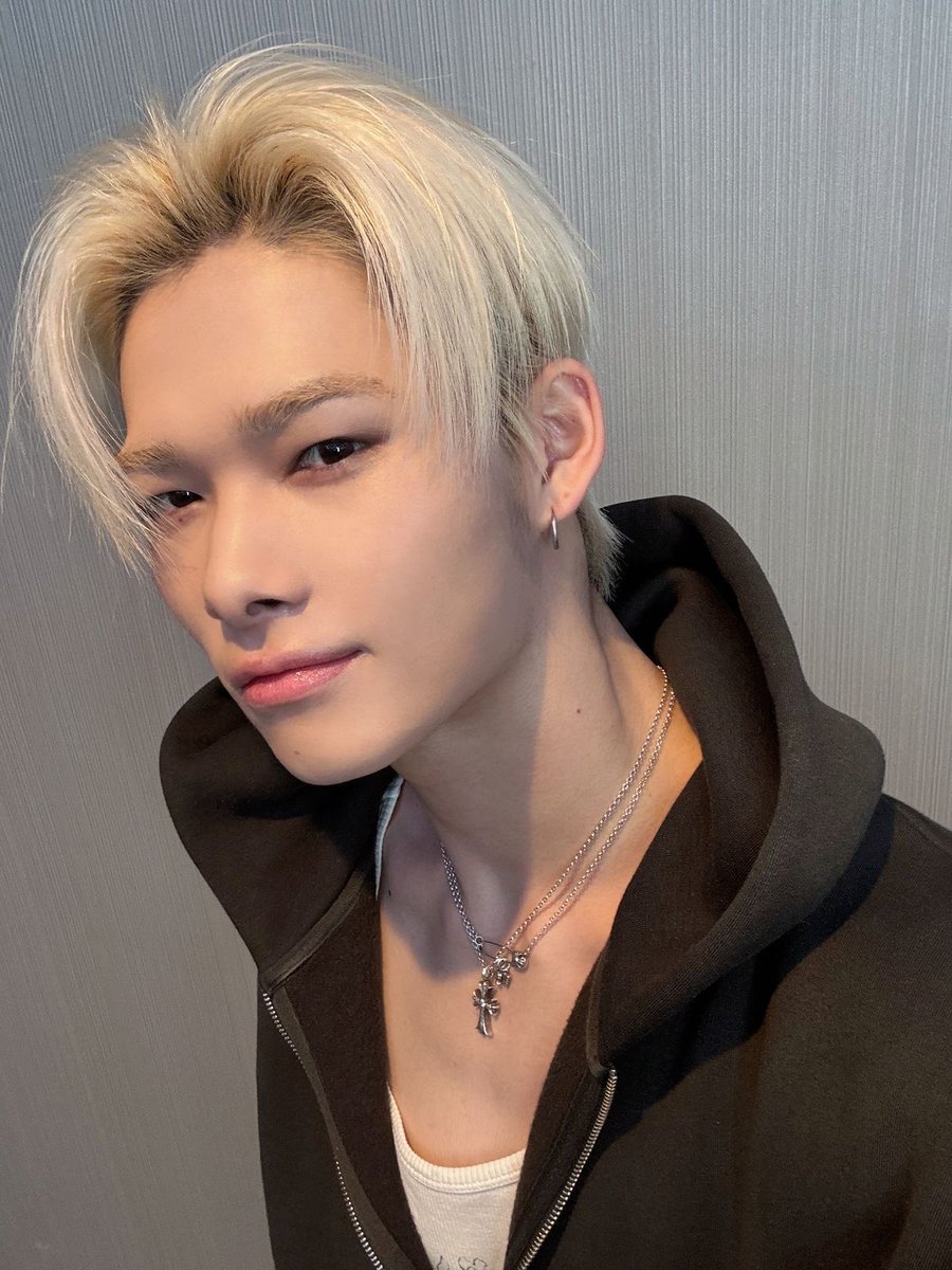 littlenikiii's tweet image. no thoughts just ni-ki.