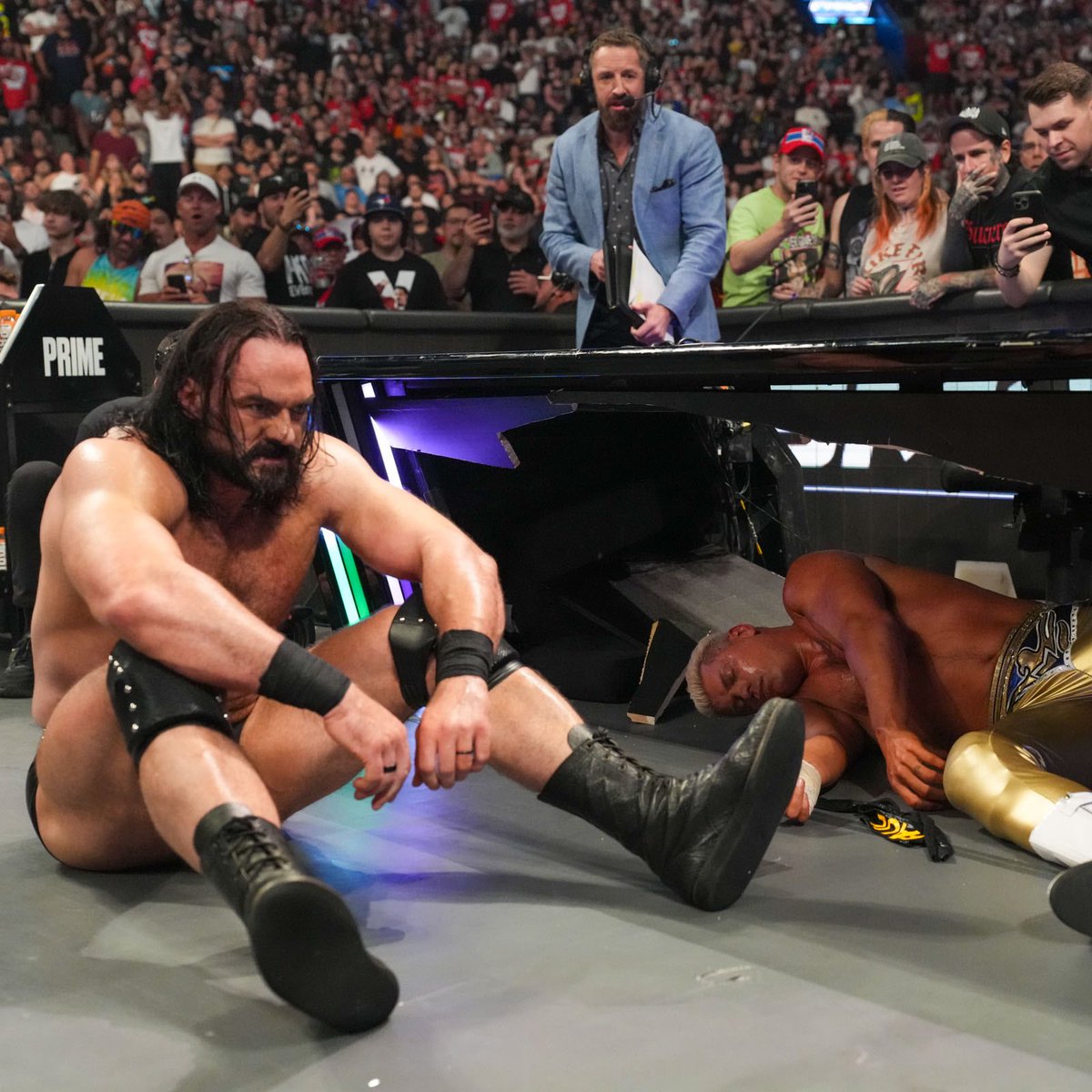 laytonjennings5's tweet image. #SmackDown Follow Train
-RT &amp;amp; Follow
-Post a GIF of your favorite wrestler 
-Like &amp;amp; Follow everyone who does so
#BoredAtWork