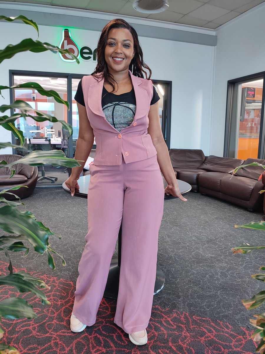 radiomaisha's tweet photo. Staarabika na @annjogu kuanzia saa nne asubuhi hadi saa sita mchana!! 

#Staarabika #RadioZaidiYaRadio

Watch us live on https://t.co/UHMMgsSRLu https://t.co/1WJcgM4yov