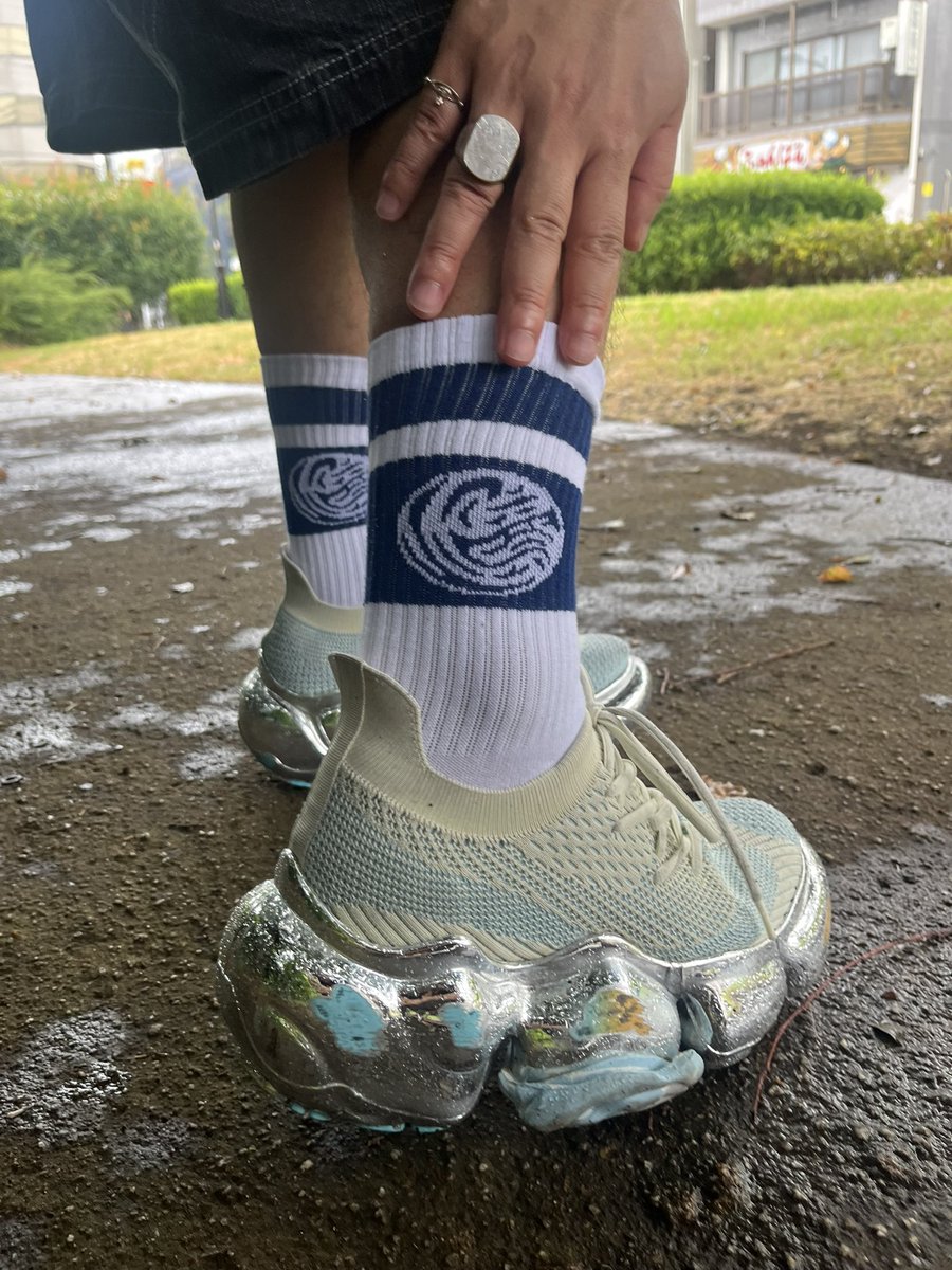 yikyuusay's tweet photo. 本日の18:00より
STAMP LOGO GLASS
PLANET SOCKS

販売します！
ぜひチェックよろしくお願いします🐋

※新作ナップサックは週明けからの販売を予定しております

購入サイト
https://t.co/2sraEVkfDU https://t.co/m9XU2IZ3Yw