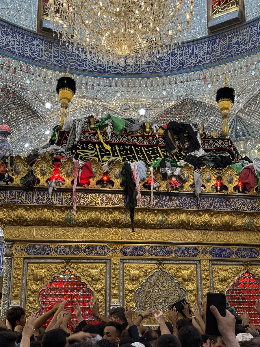 A_100dr's tweet photo. الآن.. تمت الزيارة عنكم جميعاً..
ونسأل الله القبول 
- وردفي دعاء الامام الصادقع) لزوار قبر الحسين(ع):-

" فَارحَمْ تِلْكَ اَلْوُجُوهَ اَلَّتِي قَد غَيَّرَتْهَا اَلشَّمْسُ ، وَ اِرحَمْ تِلْكَ اَلْخُدُودَ اَلَّتِي تَقَلَّبَتْ عَلَى حفرَةِ أَبِي عَبْدِ اَللَّه عَلَيْهِ اَلسَّلاَمُ " https://t.co/AWqTZN28oi