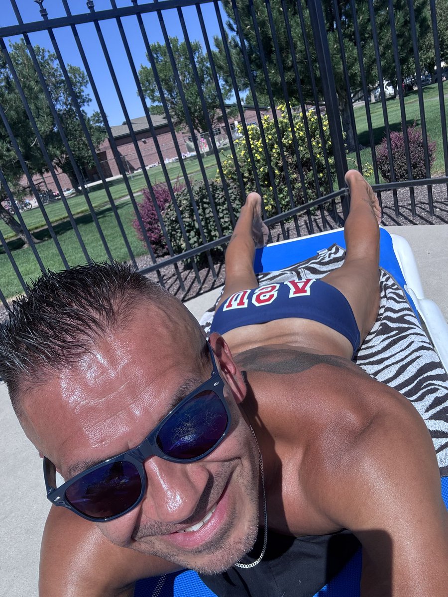 Eteve_official's tweet photo. Wataa 🍑
Daddy loves when his slutty bottom is tanned
#gaymuscledude #gaybottomboy #murica @Chubbies https://t.co/0JplOH4ZAD