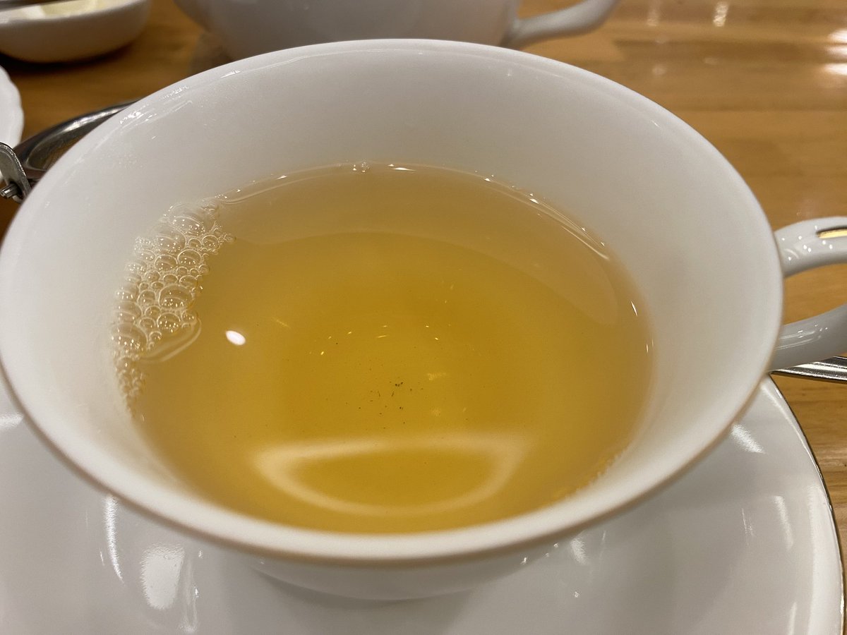 pisc_tea's tweet photo. 2025/08/15
神保町 Tea house takano 
『ダージリン1st flu.オカエティー18番』

久々のタカノ。
お盆だから空き気味！？
色が薄すぎて焦ったけど
香りと味は強め✨️

オーナーの高野さんがいらしてた✨
まだまだお元気なようです✨️✨️ https://t.co/WtycZt55VS