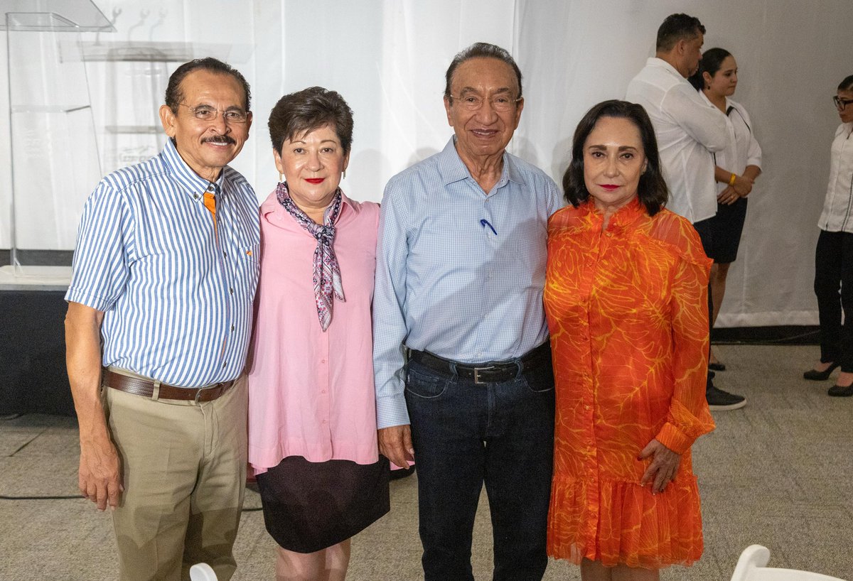 En las mesas de trabajo de la <a href="/CROCContigo/">CROC Contigo</a> coincidimos con <a href="/IsaiasGCroc/">Isaías González</a> en que la solidez de México 🇲🇽 se forja cuando empleadores y colaboradores participamos unidos en un verdadero diálogo social, como piedra angular para el desarrollo de nuestro país.
<a href="/Coparmex/">Coparmex Nacional</a> 
<a href="/CoparmexQRoo/">Coparmex Quintana Roo</a>