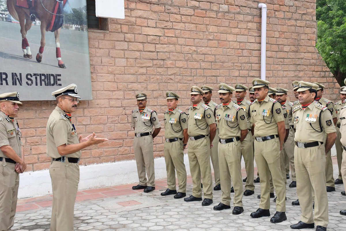 Sh M L Garg, IG STC #BSF Jodhpur hoisted the National flag on the occasion of India's 79th Independence Day at STC campus and extend warm greetings &amp; best wishes to all the Seema praharis &amp; their family members.🇮🇳

#HappyIndependenceDay2025