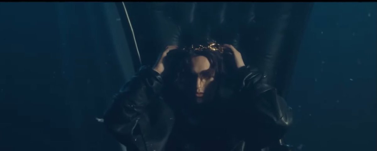 artbyleigh's tweet photo. I HAVE NO WORDS
The creativity and storytelling behind this video is insane. Chase this song touched my heart and the video blew my mind! Beautiful. Absolutely beautiful. You did incredible Chase! Fragile is a work of art!
@xhuddy #FragileFriday 🖤⛓️🪽 https://t.co/abHXocbTMV