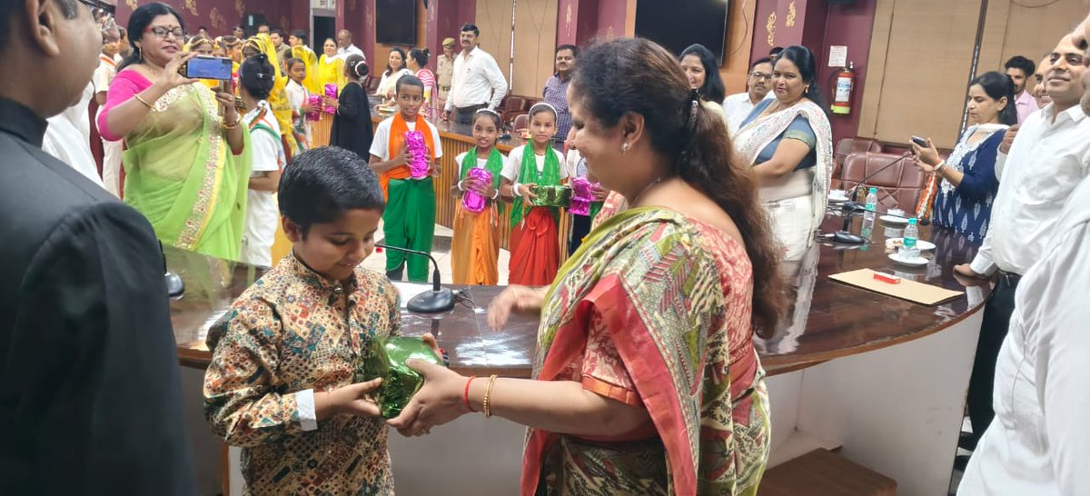 79वें स्वतंत्रा दिवस की हार्दिक शुभकामनाएं।