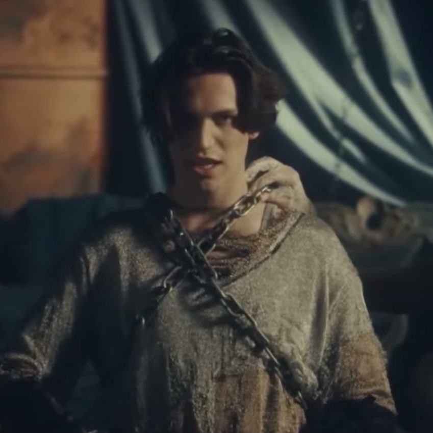 artbyleigh's tweet photo. This part with the chains is so sick
@xhuddy #FragileFriday ⛓️ https://t.co/rVw8W5VoL7