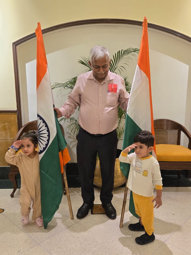 Maa tujhe salam ! From the younger citizens of our country at the midnight of 14 th 15 th August!