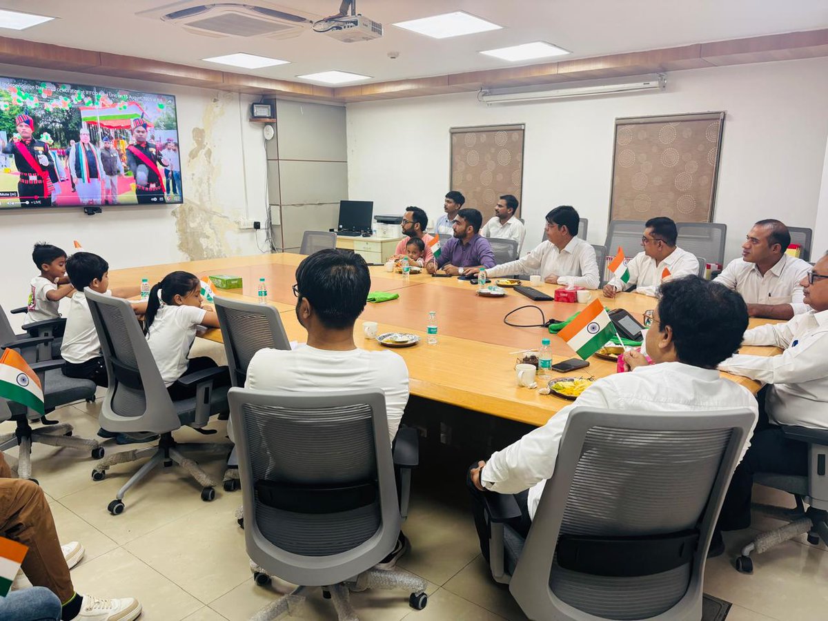 IFFCO_GUJ (@iffco_guj) on Twitter photo 79वें स्वतंत्रता दिवस के अवसर पर, इफको राज्य कार्यालय गुजरात के इफको परिवार की उपस्थिति में राष्ट्रध्वज तिरंगा फहराने के बाद सभी को संबोधित किया। जय हिंद.<a href="/KiritkrJPatel/">Kiritkumar J Patel</a> <a href="/iffcoyogendra/">Yogendra Kumar</a> <a href="/IFFCO_PR/">IFFCO</a> 79वें स्वतंत्रता दिवस के अवसर पर, इफको राज्य कार्यालय गुजरात के इफको परिवार की उपस्थिति में राष्ट्रध्वज तिरंगा फहराने के बाद सभी को संबोधित किया। जय हिंद.<a href="/KiritkrJPatel/">Kiritkumar J Patel</a> <a href="/iffcoyogendra/">Yogendra Kumar</a> <a href="/IFFCO_PR/">IFFCO</a>