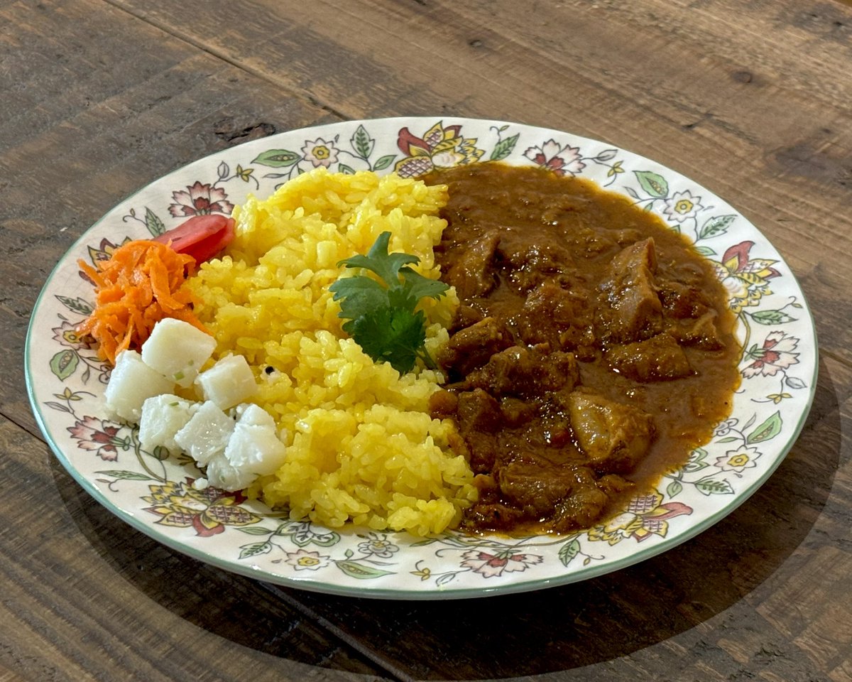 カレーまだまだございます🍛
お昼まだの方、是非お立ち寄りください
お持ち帰りも大歓迎🥡