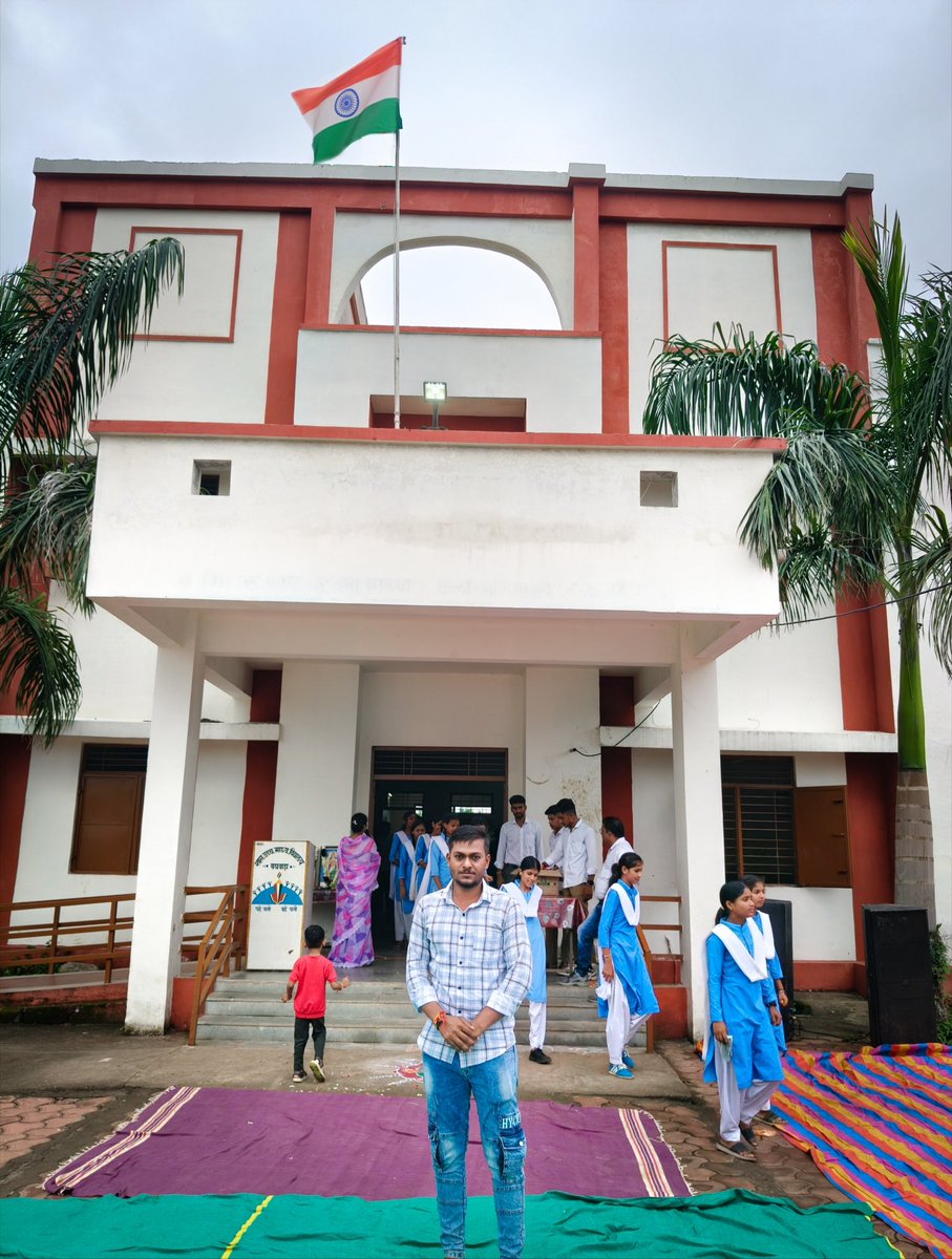 VishalLo1c's tweet image. पहले देश फिर शेष 🇮🇳 
आप सभी को 79वें स्वतंत्रता दिवस महापर्व की हार्दिक शुभकामनाएं 🇮🇳🇮🇳🇮🇳

इस राष्ट्रीय महापर्व पर मां भारती के लिए अपना सर्वस्व न्योछावर करने वाले सभी सेनानियों एवं वीर सैनिकों को कोटि-कोटि वंदन नमन 🇮🇳💐🙇🏻
#IndependenceDay  #HarGharTiranga 
#स्वतंत्रता_दिवस