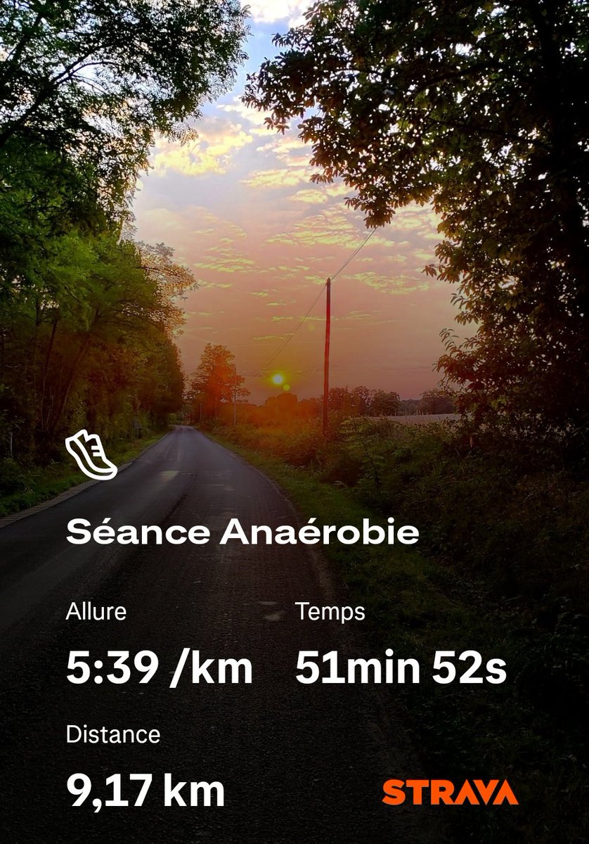 TProd09's tweet photo. Séance Anaérobie : 
Échauffement ; (4x40sec à 3.50 Réc 3min entre) 5min de récup + (4x40sec à 3.50 Réc 3min entre) et 10min de retour tranquille. 
#strava #garmin #garminconnect #ASICS #kiprun #courseapied https://t.co/1gj9cGUcMZ