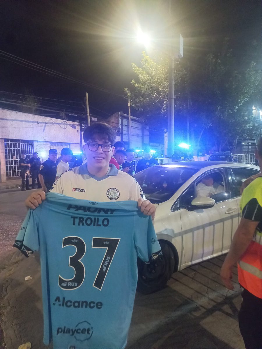 LA TROILONETA tweet media