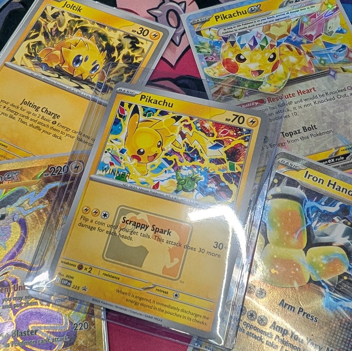 Been on a tear with Joltik Box lately! Just won this highly sought after "winner" stamped Pikachu Worlds 2025 promo and also won my last couple League Challenges. ⚡

Feels like a solid meta for this deck tbh #PokemonTCG