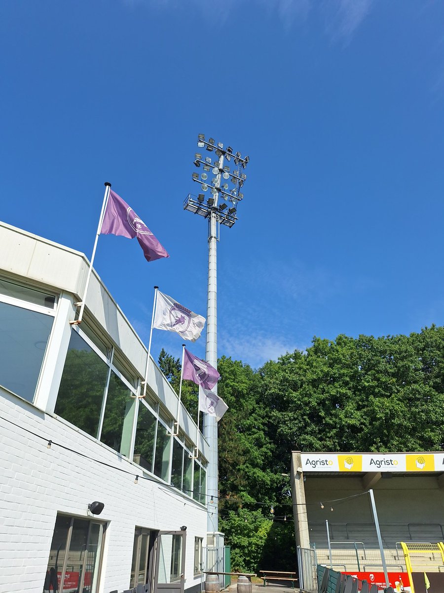 #floodlightfriday <a href="/KRCHarelbeke/">KRC Harelbeke</a>