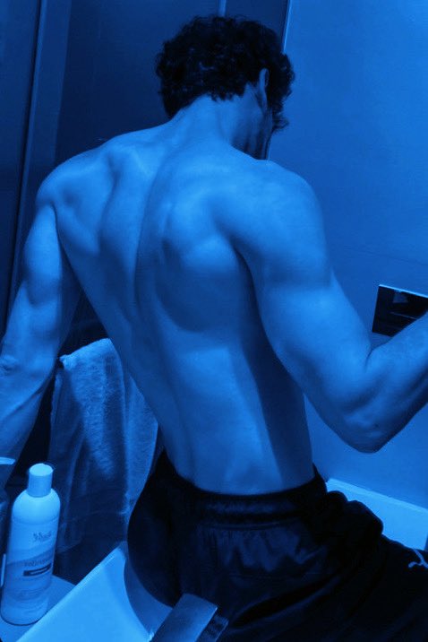 ChaosUser_'s tweet photo. He doesn’t even need to bewitch you to make you obsessed with his fat ass, you’ll be riding the entire night. https://t.co/7fvaPuozKV