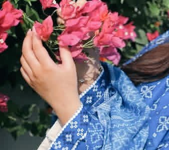 کوئی آپ کو سیراب نہ بھی کرے
 تو بھی کِھلنا سیکھیں
 اپنے لئے خود ہی مالی، خود ہی پانی 
اور خود ہی چشمہ بنیں 
کیونکہ ۔۔۔۔
آپ خود ہی اپنی سب سے بڑی طاقت ہیں۔۔۔۔۔♥️

#Killer_Eyes🥀🥀