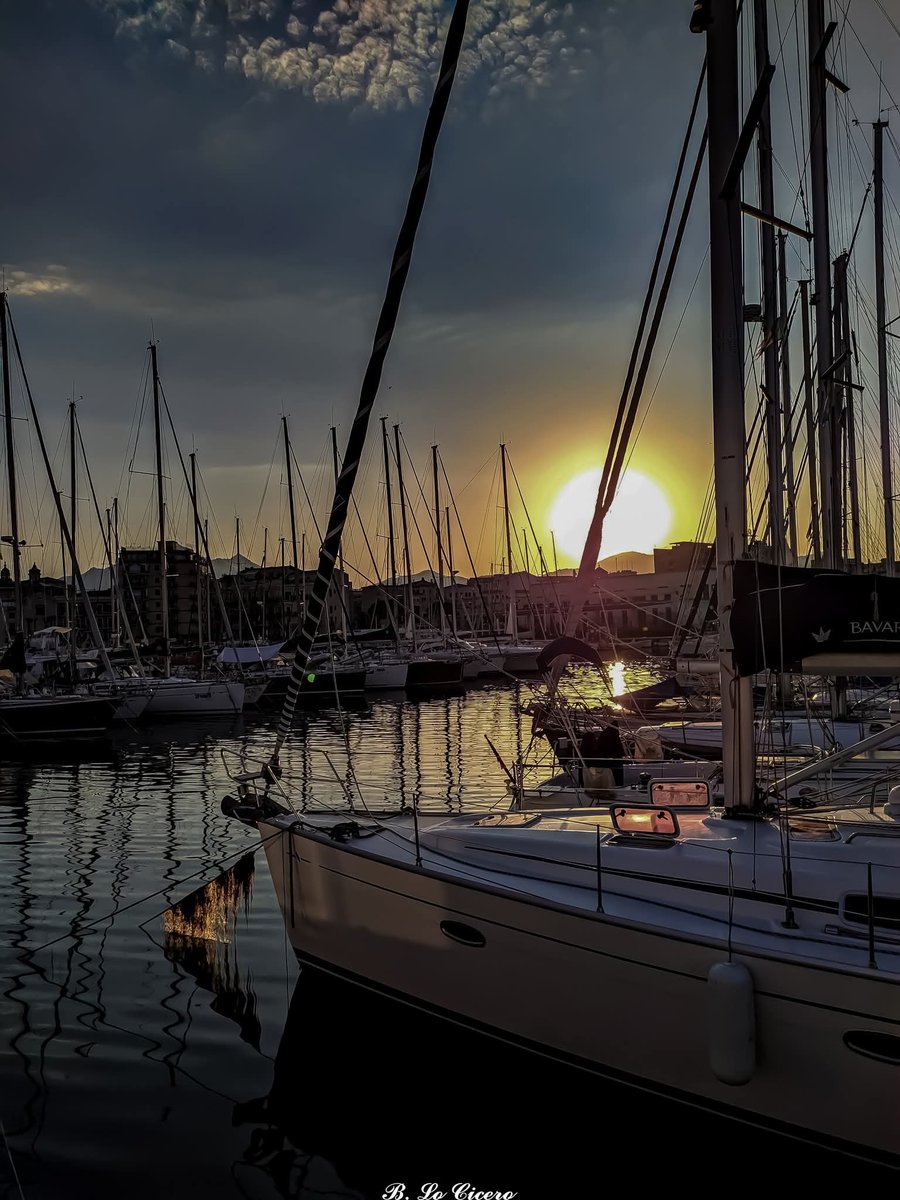 ItalyInTheHeart's tweet photo. 🇮🇹 La Cala, Palermo, Sicilia
📷 Baldo Lo Cicero
#lacala #palermo #sicilia #sicily #city #travel #travelplace #travelphoto #italy #italytrip #italytravel #italia #italytour #italian #italytourism #italyphotographer #italyphoto #italy_photolonvers #italyintheheart https://t.co/m3ST9pA2nX
