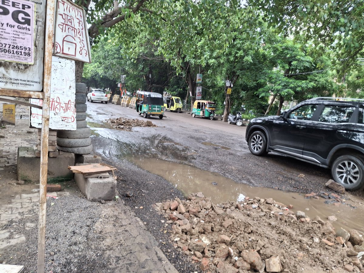 AnujSingle's tweet photo. When will we be free from corrupt politicians, bureaucrats & officials who thrive on our suffering while living in luxury at our expenses???

We bleed, they feast. Time to end the reign of corrupt politicians & officials. #Corruption #RiseUp #IndependenceDay @cmohry @MunCorpGurugram @PMOIndia