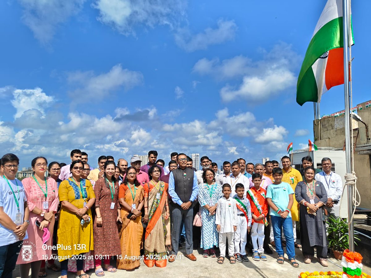 DCOWestBengal's tweet photo. 79th Independence Day 2025 Celebration at DCO West Bengal. Flag hoisted by Sri Kaushick Saha, IAS, Director, Directorate of Census Operations, West Bengal in presence of all staff members and little children.
@Kaushic57077677
#CensusIndia2027
#IndependenceDay2025 https://t.co/sYMh0TyLrZ