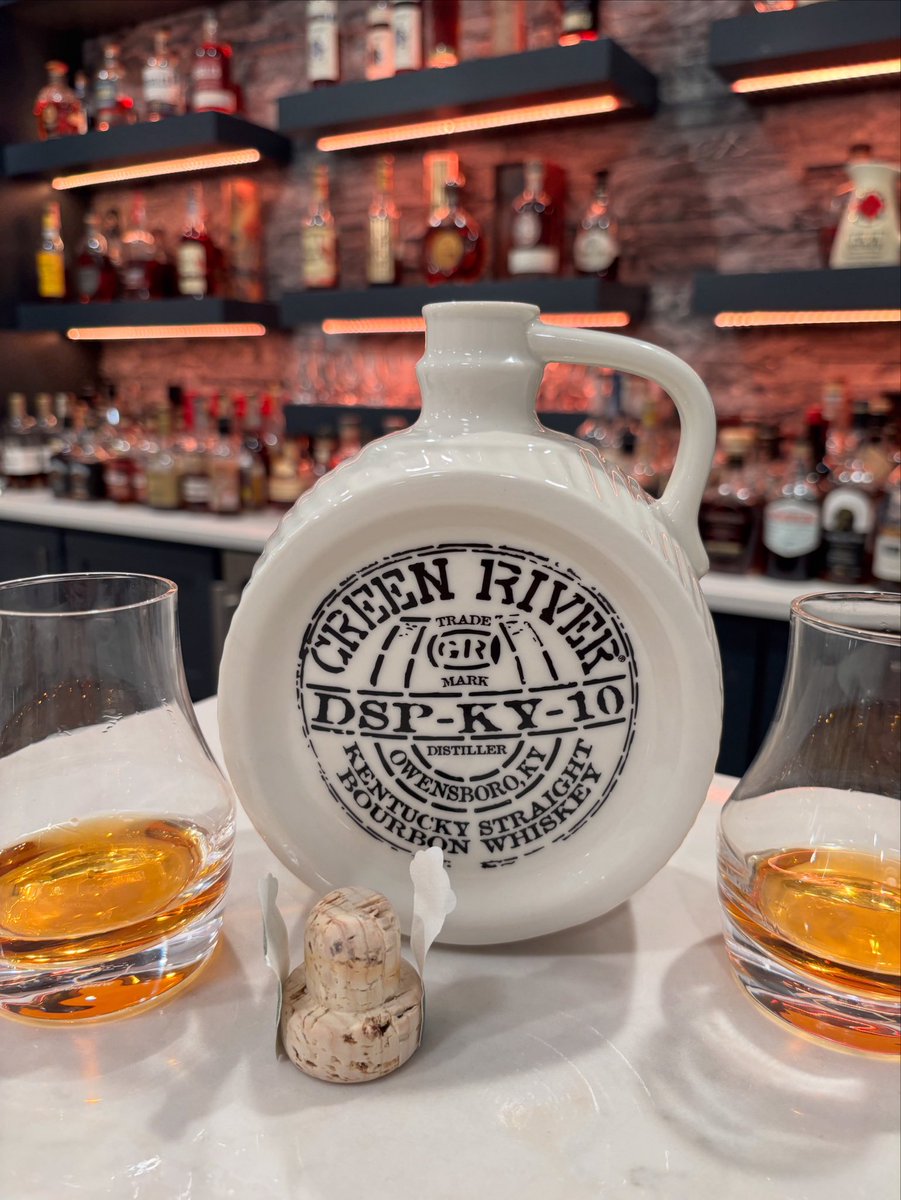 Wow this green river was insanely fckng good! Blown away! (And we all loved GR before this) Get yourself to GR Louisville and get this decanter SiB!!!