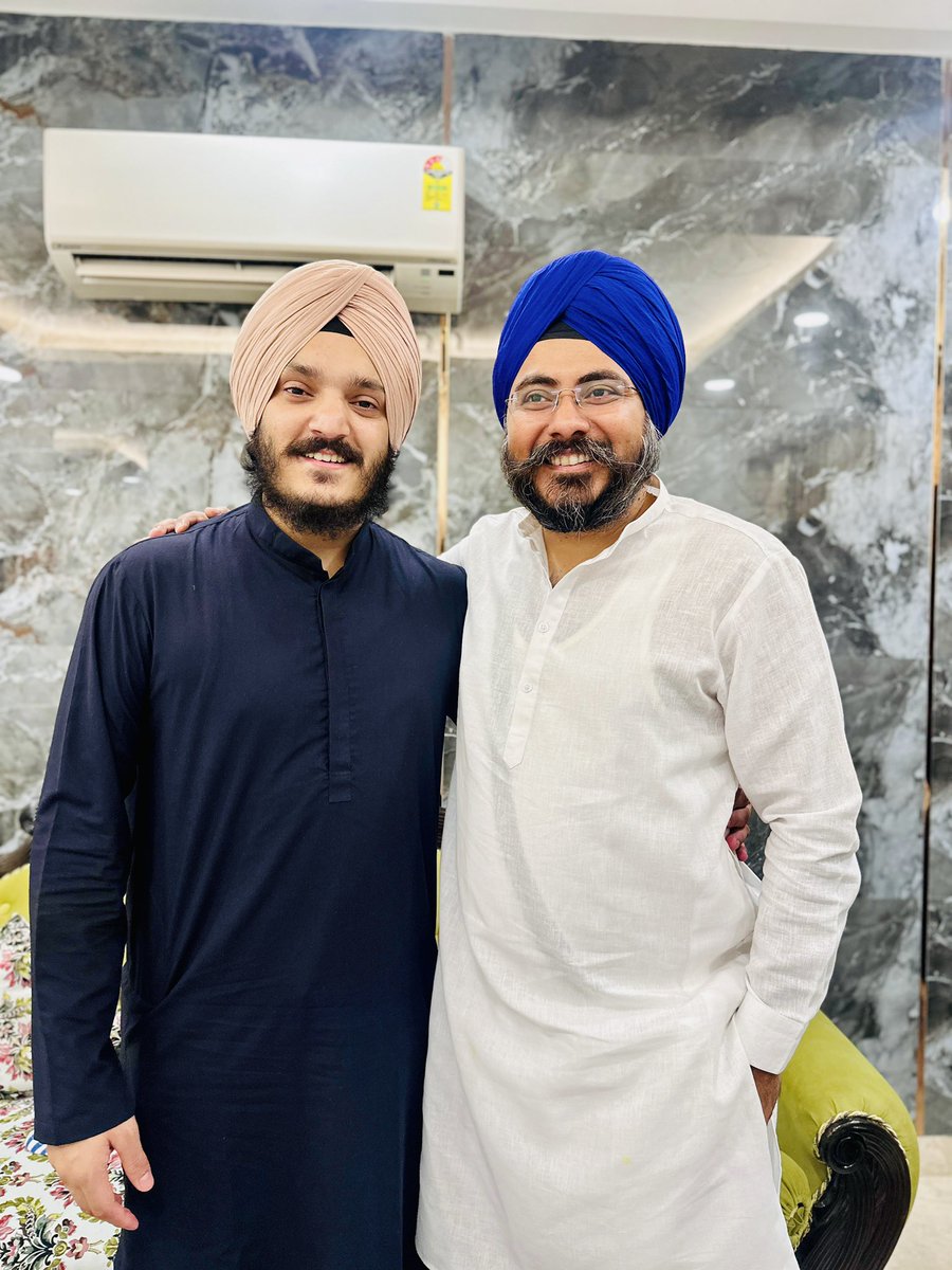 INDERPR39030895's tweet photo. ਗੁਰੂ ਸਾਹਿਬ ਜੀ ਦੀ ਕਿਰਪਾ ਨਾਲ ਨਾਮ ਅਭਿਆਸ ਸਮਾਗਮ ਵਿੱਚ ਹਾਜਰੀ ਭਰੀ ਅਤੇ ਜਗਜੀਤ ਸਿੰਘ ਬਬੀਹਾ ਜੀ ਨਾਲ ਗੁਰਮਤਿ ਵਿਚਾਰਾਂ ਕੀਤੀਆਂ 

गुरु साहिब जी दी कृपा नाल नाम अभ्यास समागम विच हाजरी भरी अते  Bhai Jagjeet Singh Babiha/9999517959 जी नाल गुरमत विचारा कितीआ ।

#Naam 
#abhiyas 
#Samagam 

@highlight https://t.co/iA4IbdxYWU