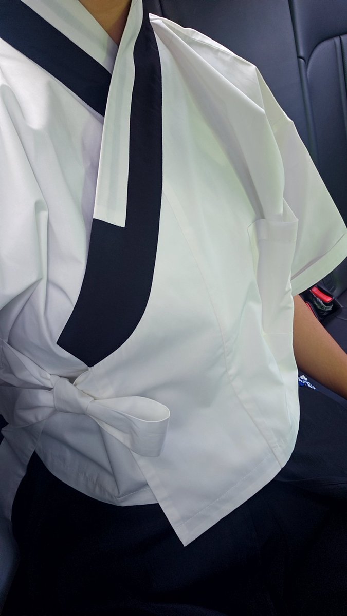 오늘의 상의: 티엠쓰리
하의: 다래원 흑월