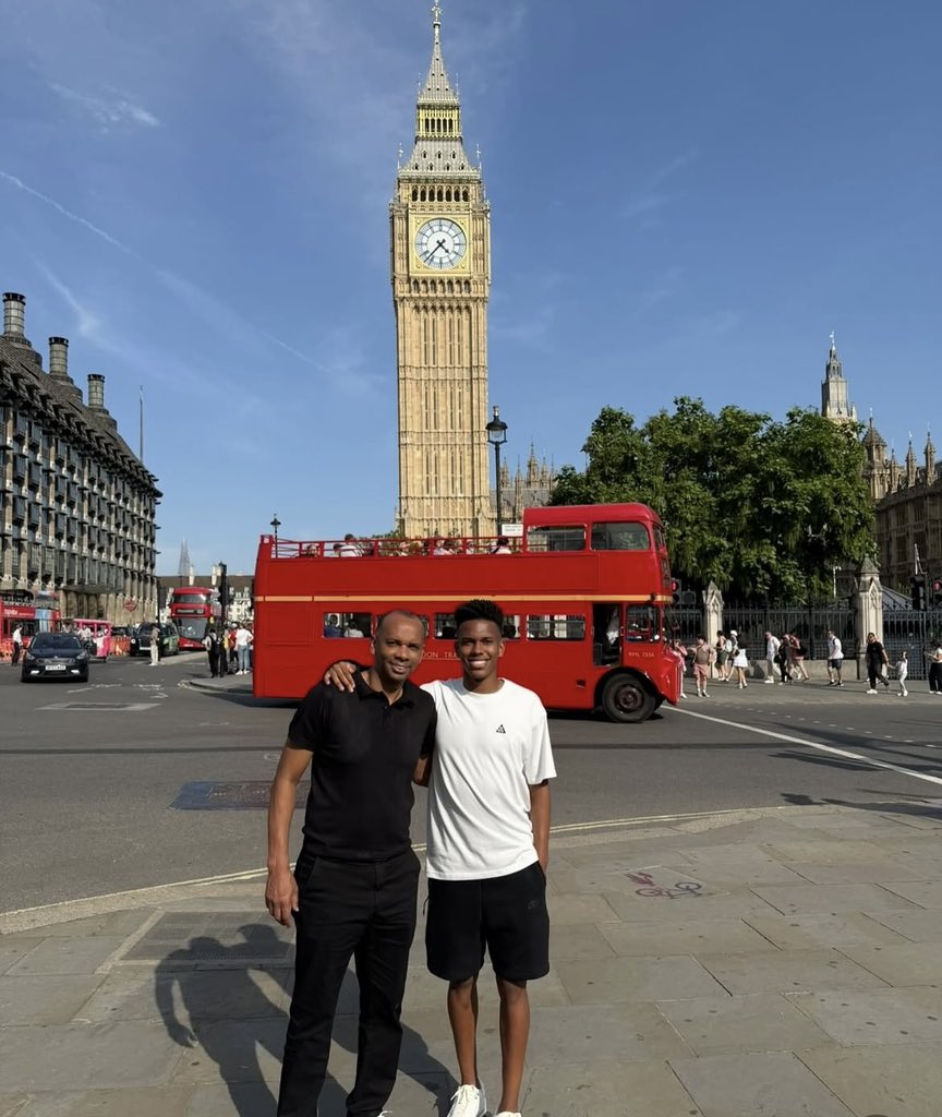 FrankKhalidUK's tweet photo. Estevao Willian with his dad in London. https://t.co/EQ7HgBXNO5