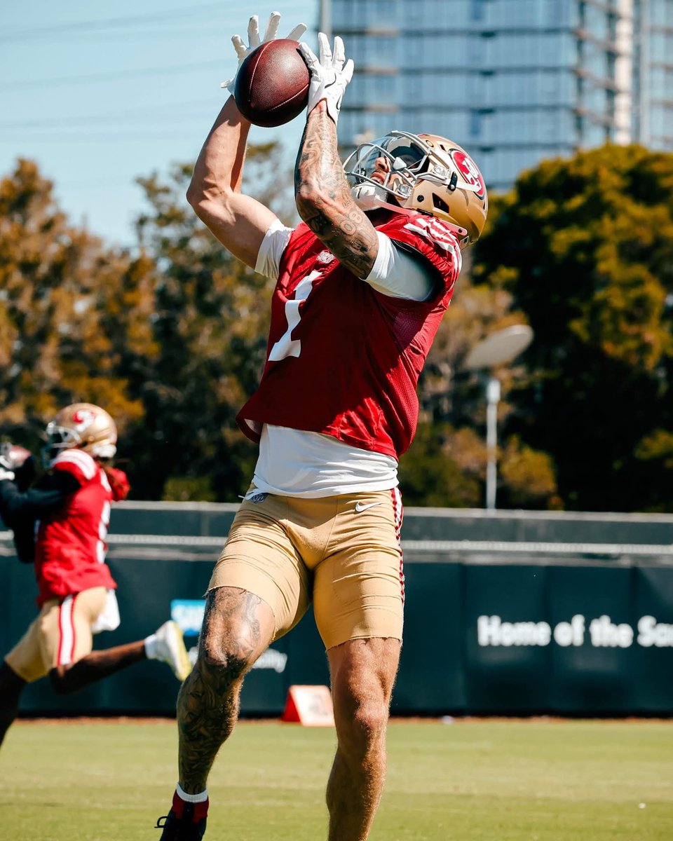 cgruthless1's tweet photo. Via @tashanreed
RICKY DOING RICKY THINGS 🙌
#49ers WR Ricky Pearsall made a great catch across the middle of the field against the #Raiders D.
#49ers #Raiders #JointPractice
#LFG #GoNiners ❤💛
#DoItForTheBay
#FTTB #49ers4Life https://t.co/EQYPbLy9sV