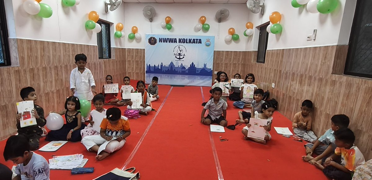 Children participated with great zeal, filling the halls with colours of patriotism. Winners were felicitated by the President NWWA (Kolkata). 🇮🇳 #IndependenceDay"
<a href="/indiannavy/">SpokespersonNavy</a>
<a href="/IN_HQENC/">Eastern Naval Command 🇮🇳</a>
<a href="/easterncomd/">EasternCommand_IA</a>
<a href="/IN_NetajiSubhas/">INSNetaji Subhas</a>
<a href="/Navyesm/">Directorate of Naval Veterans</a>
<a href="/PRO_Vizag/">Defence PRO Visakhapatnam</a>
<a href="/prodefkolkata/">PRO Defence Kolkata</a>