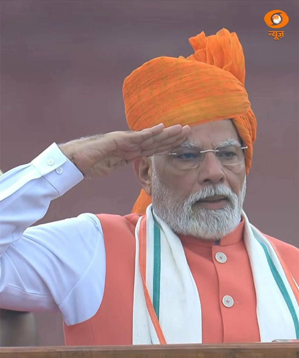 VYASRakesh9's tweet photo. समय के साथ इनका शरीर भले बुड्ढा हो रहा पर सोच जवान होते जा रही है। कमाल है  👍👍

आज देश के लिए जो जरूरत और विजन रखा मैन्युफैक्चरिंग से सिक्योरिटी और डेमोग्राफी तक वह जबरदस्त है। आज के समय में हम-आप या इस देश का युवा जो सोचता है, चाहता है वह सब इनकी नजर और सोच में आज झलक रहा है। https://t.co/w6HvrNdzzk