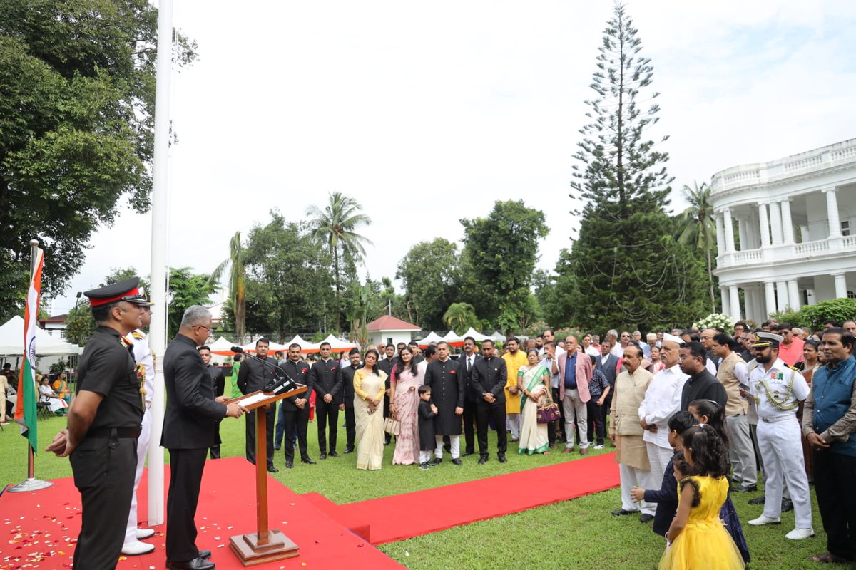 IndiainMyanmar's tweet image. On India&apos;s 79th Independence Day today, over 500 guests comprising  our diaspora and friends of India joined us at India House Yangon. Flag hoisting by @AmbAbhayThakur and reading of Hon&apos;ble Rashtrapatiji&apos;s address, was followed by vibrant  cultural performances. 
@MEAIndia
