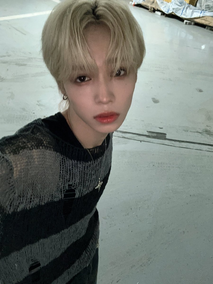 7to8france's tweet photo. + CHAT ≫ Merci d'être venu aujourd'hui ~ Allez manger vite, vous avez travaillé dur 🫰🏻
#D_OM
#SEVENTOEIGHT #7to8 https://t.co/bjN2ZbWkWG