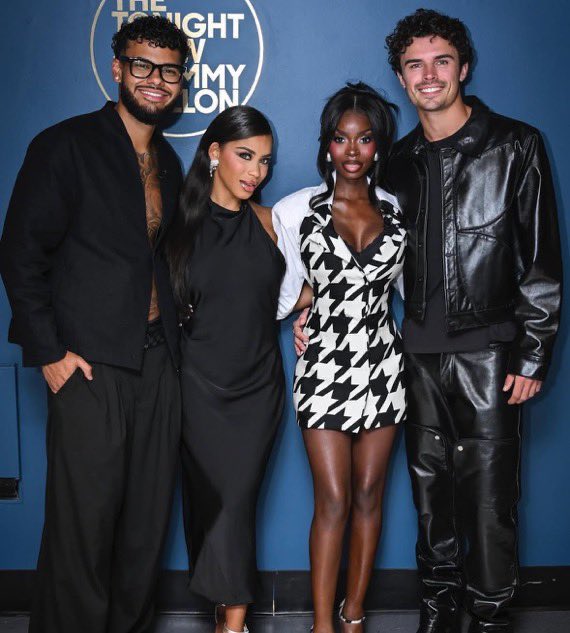 saiIorveIvet's tweet image. #core4