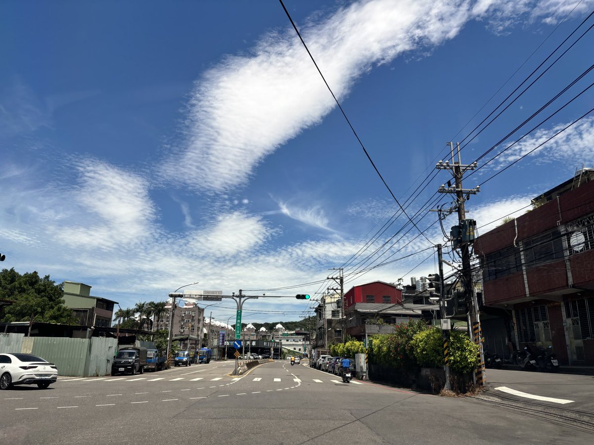 呵呵

颱風過後馬上大噴特噴

然後馬上就變成這付德行了

完全按照SOP

白帽、Q、正義聯盟、救世主們呢

跑去哪裡了

😫😫😫