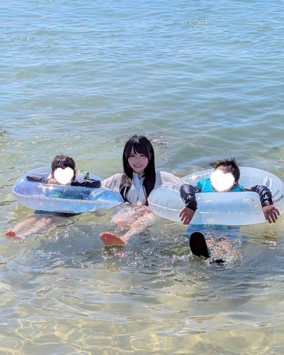 _mumei_R's tweet image. 家族と海に来たよー！🏖☀️