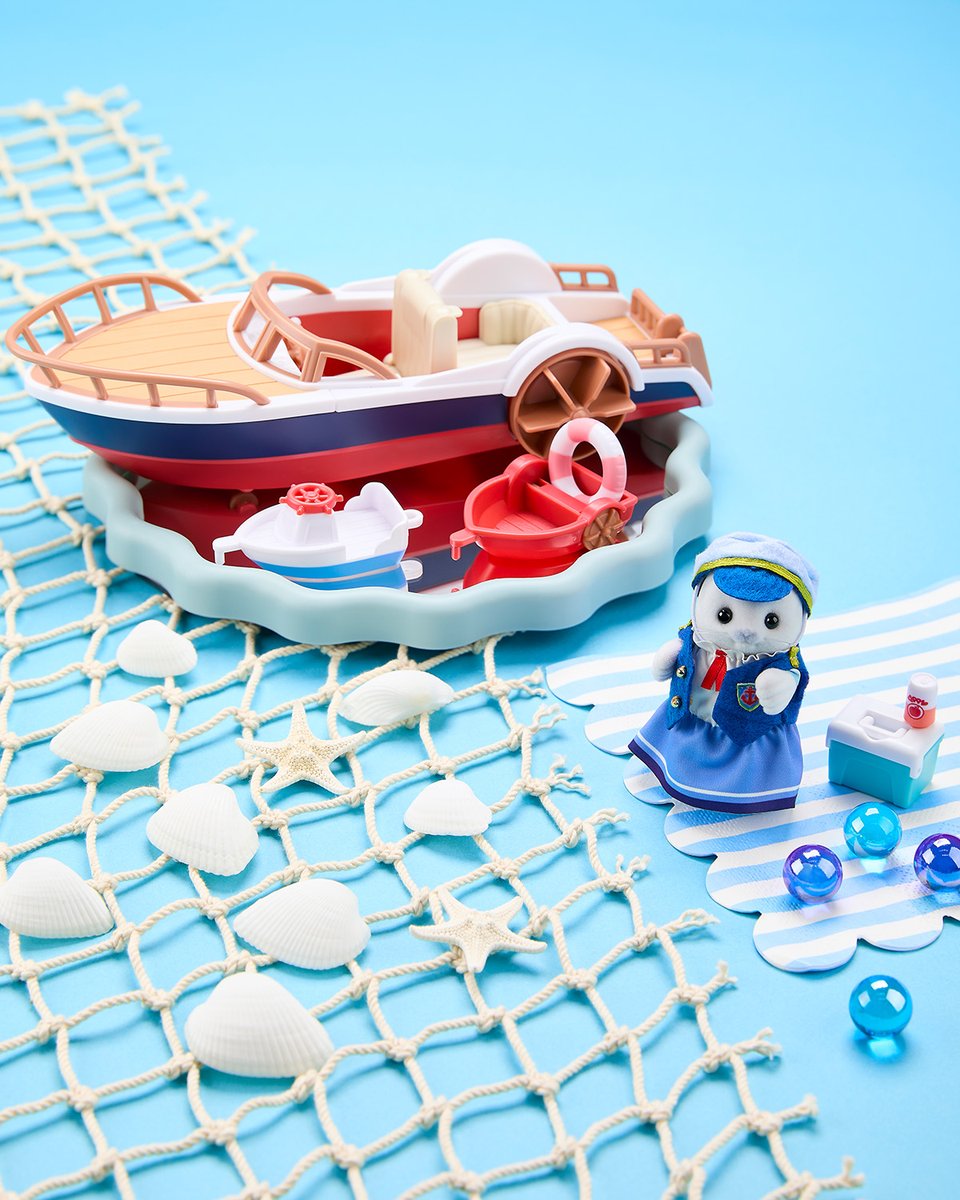 夏らしい小物と一緒に「アザラシ船長のわくわくボートセット」を飾って