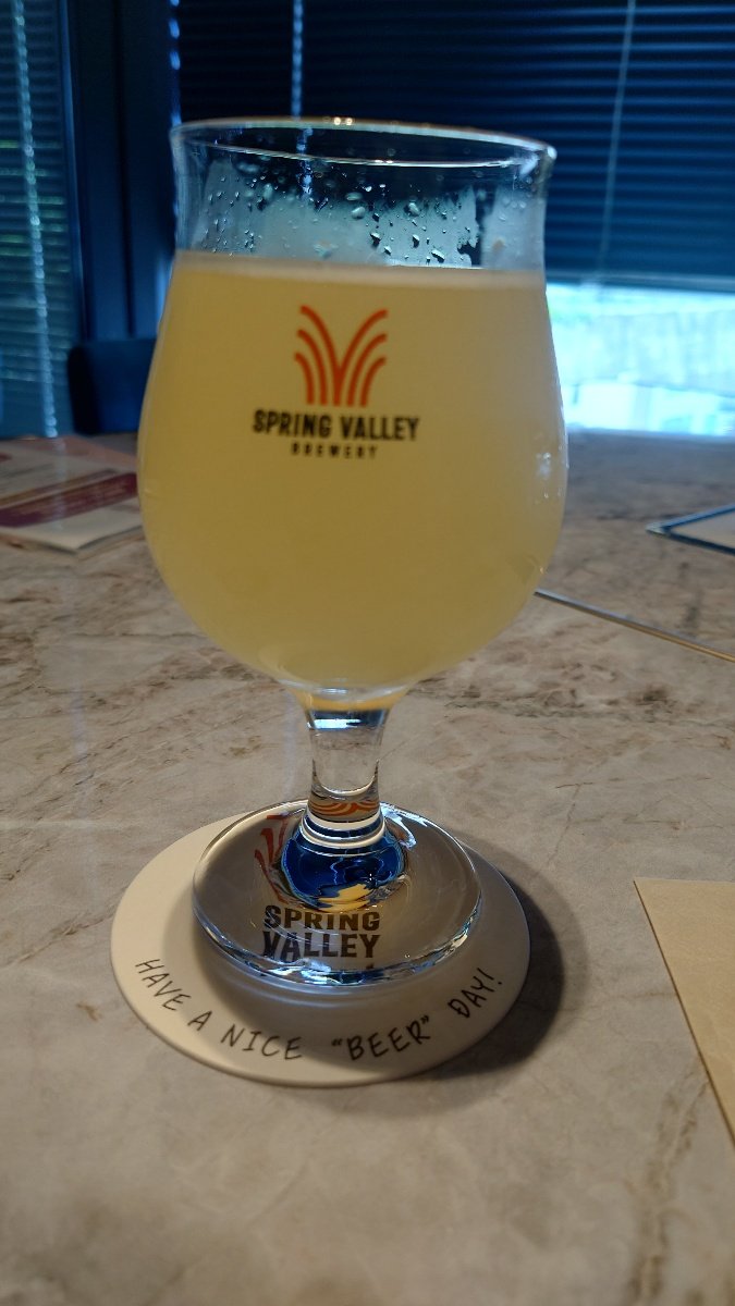 YCBF01's tweet image. 東京代官山
#SVB 東京

まずは今日開栓の
Magical Juicy Hop(Session IPA type)

通常のjuicyHopのスッキリバージョン
飲みやすい
オーツ麦芽を使ってまろやか
美味しい