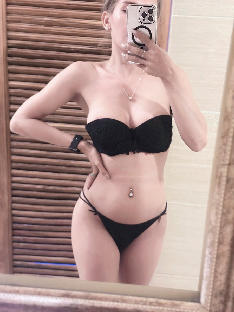 สาวสองคอนหวัน tweet media
