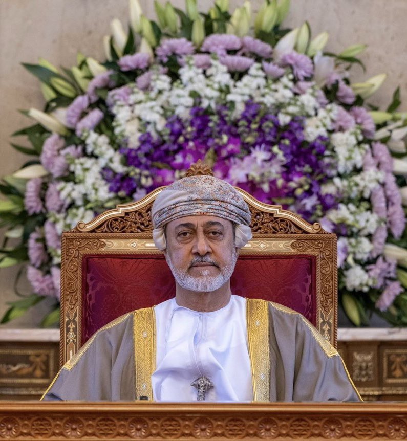 "لو علمت أن لي دعوة مستجابة لصرفتها في السلطان"

اللهم أحفظ أوطاننا، وأعز سلطاننا، وأيده بالحق، وأيد به الحق يارب العالمين.

#السلطان_هيثم #يوم_الجمعة #جمعة_مباركة