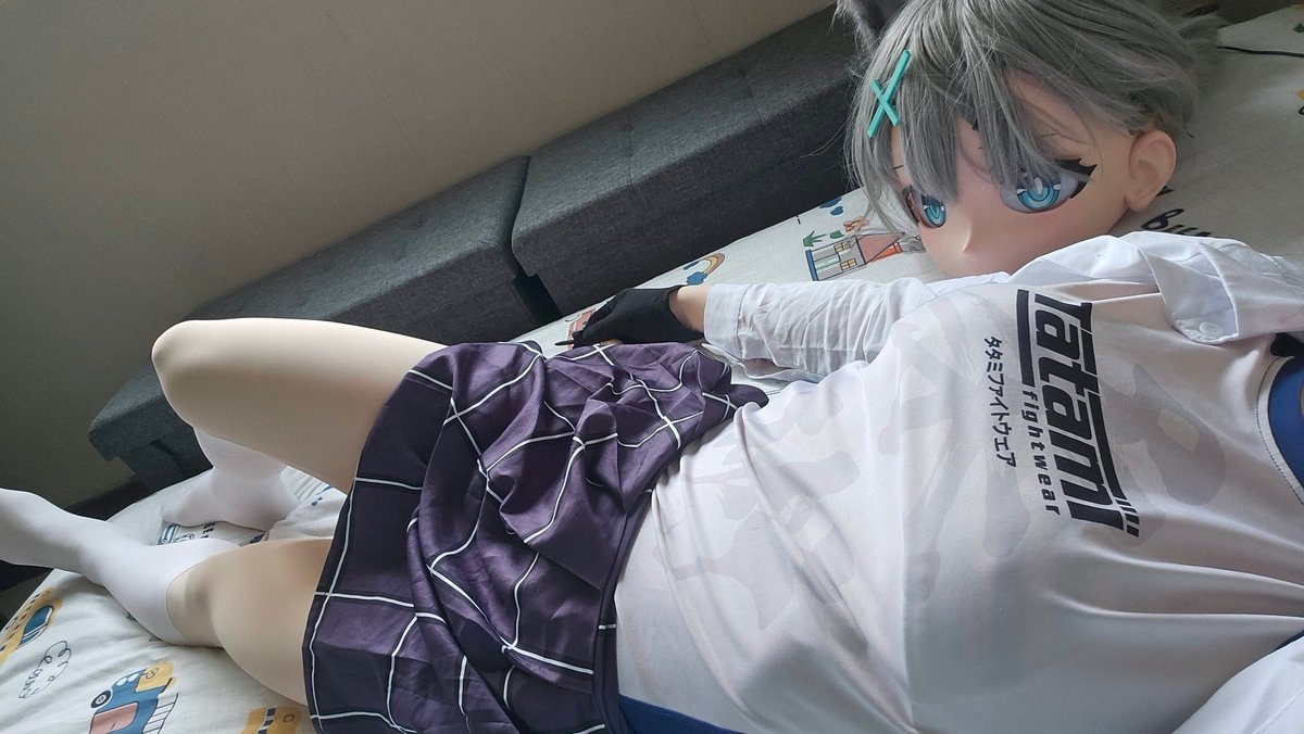 LuniaKig's tweet photo. 果然是黑化強10倍
自從穿了奇怪的衣服感覺戰力還在上升
恭喜白子同學榮獲 #asjjf 柔術錦標賽台灣站金牌

(校服裡面那件是比賽御用戰鬥服應該不會被認出來吧哈哈哈)
#砂狼シロコ
#kigurumi #着ぐる 
#蔚藍檔案 #BlueArhcive #ブルアカ
#bjj https://t.co/pP2sFVo045